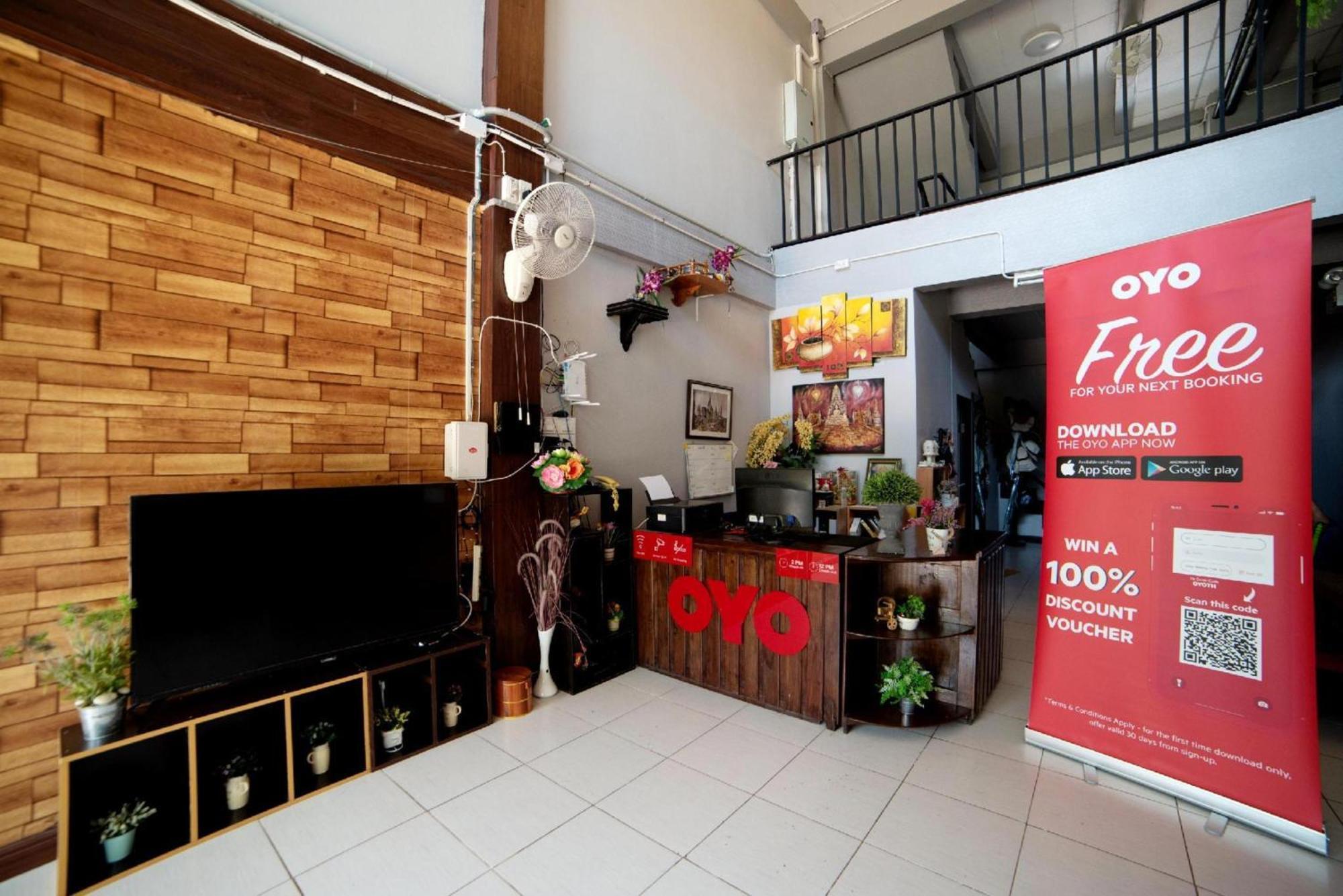 Oyo 465 Krung Kao Traveller Lodge Ayutthaya Bagian luar foto